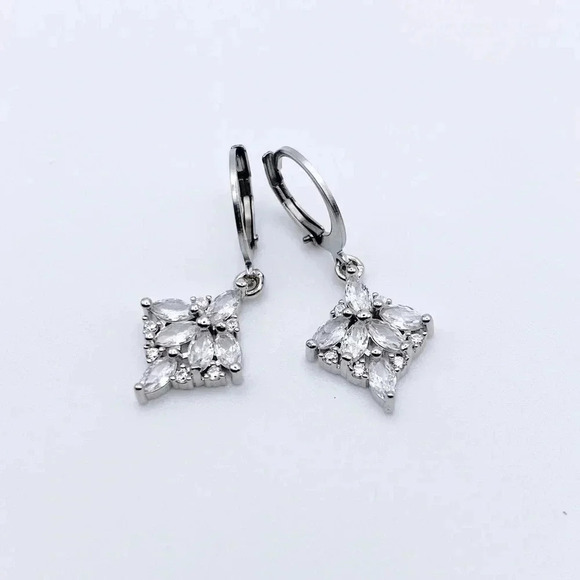 SILVER Hoops Earrings - Picture 1 of 2